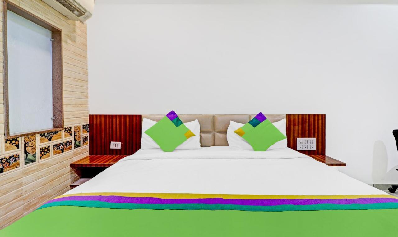 Treebo Taj Dream Hotel อัครา ภายนอก รูปภาพ
