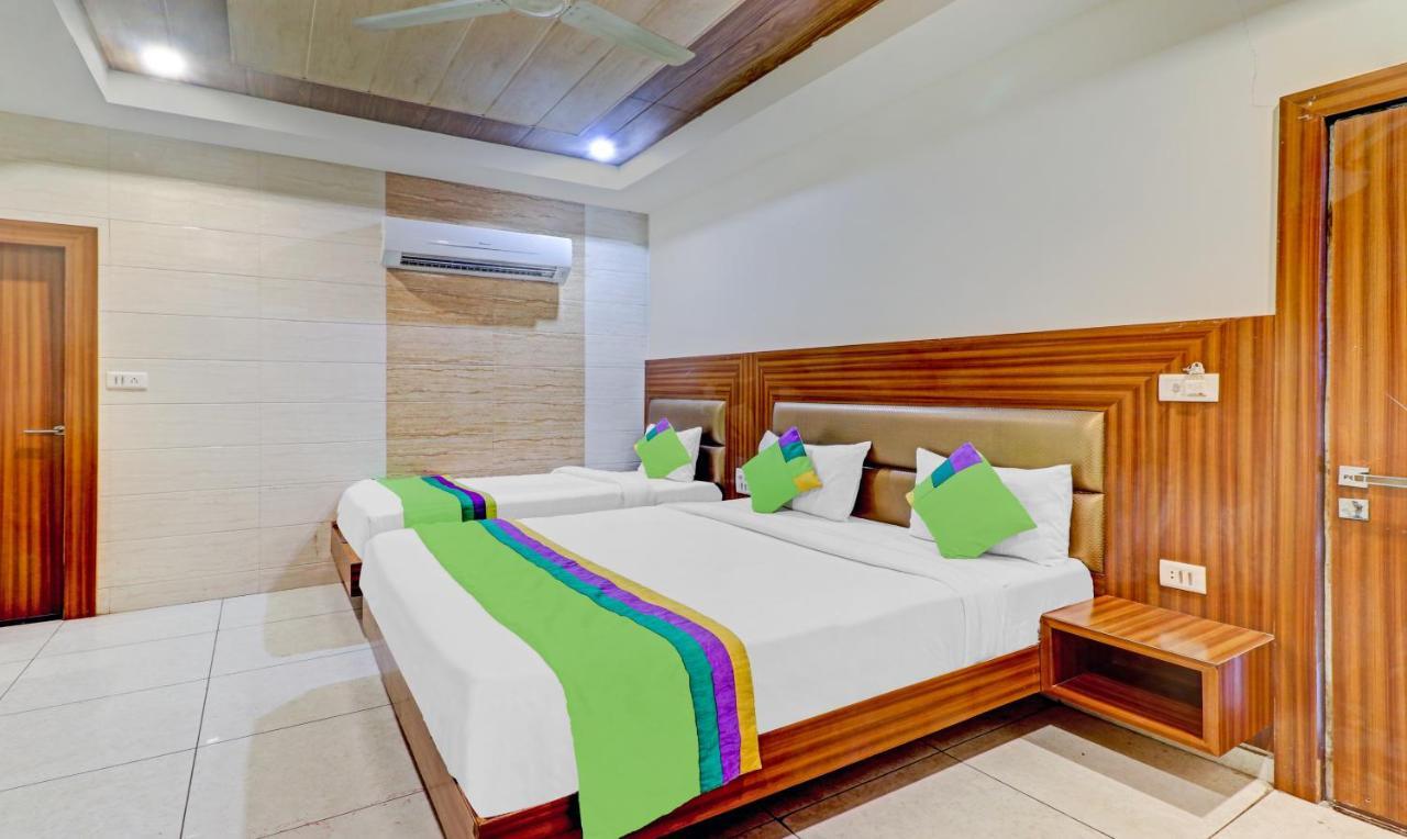 Treebo Taj Dream Hotel อัครา ภายนอก รูปภาพ